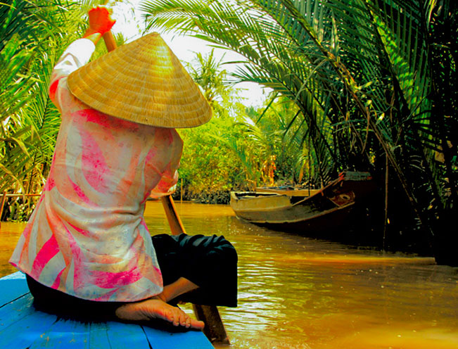 viajes vietnam rio perfumes