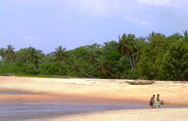 Viajes Camerún playa de Kribi